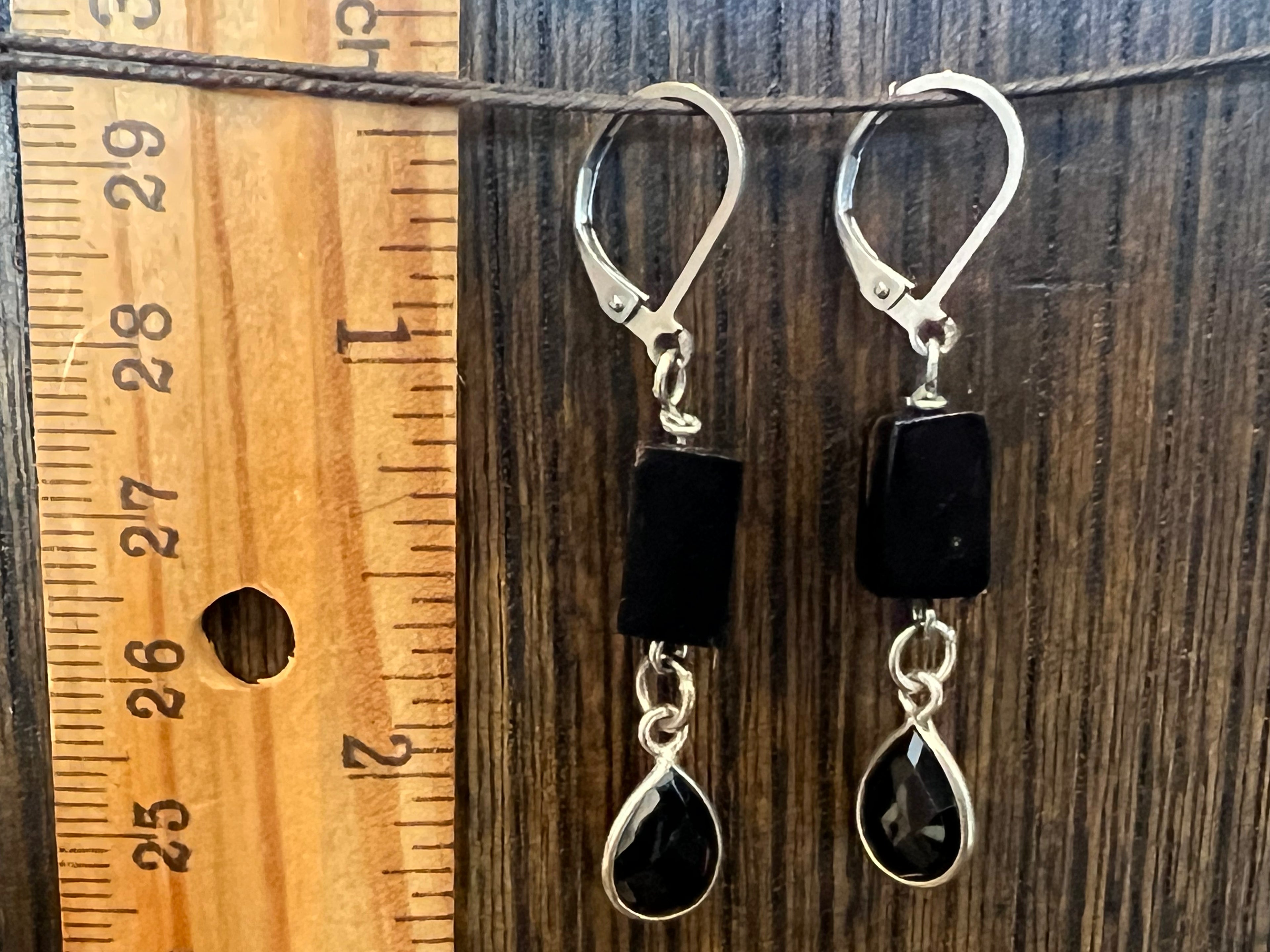 Onyx earrings - black