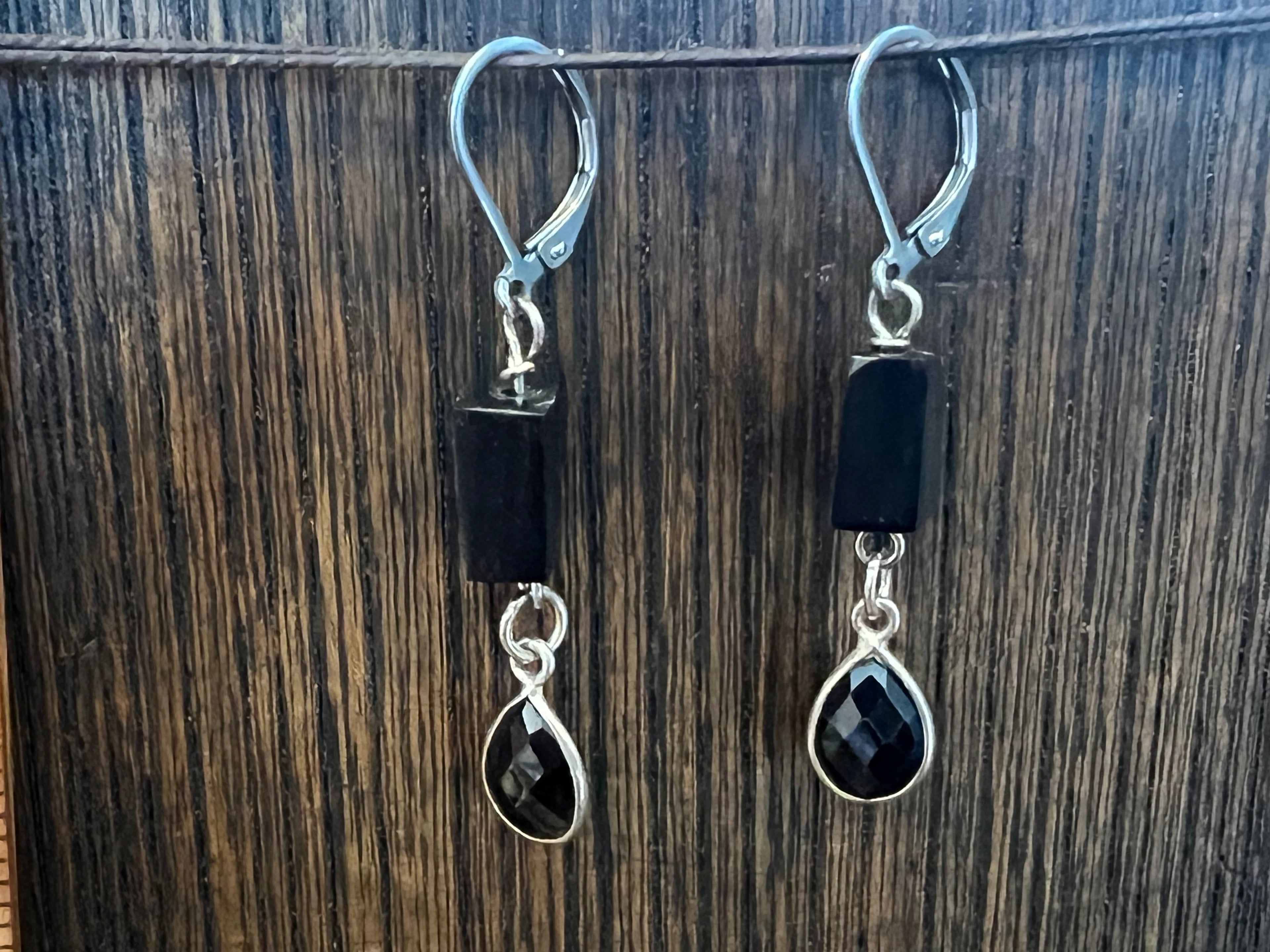 Onyx earrings - black
