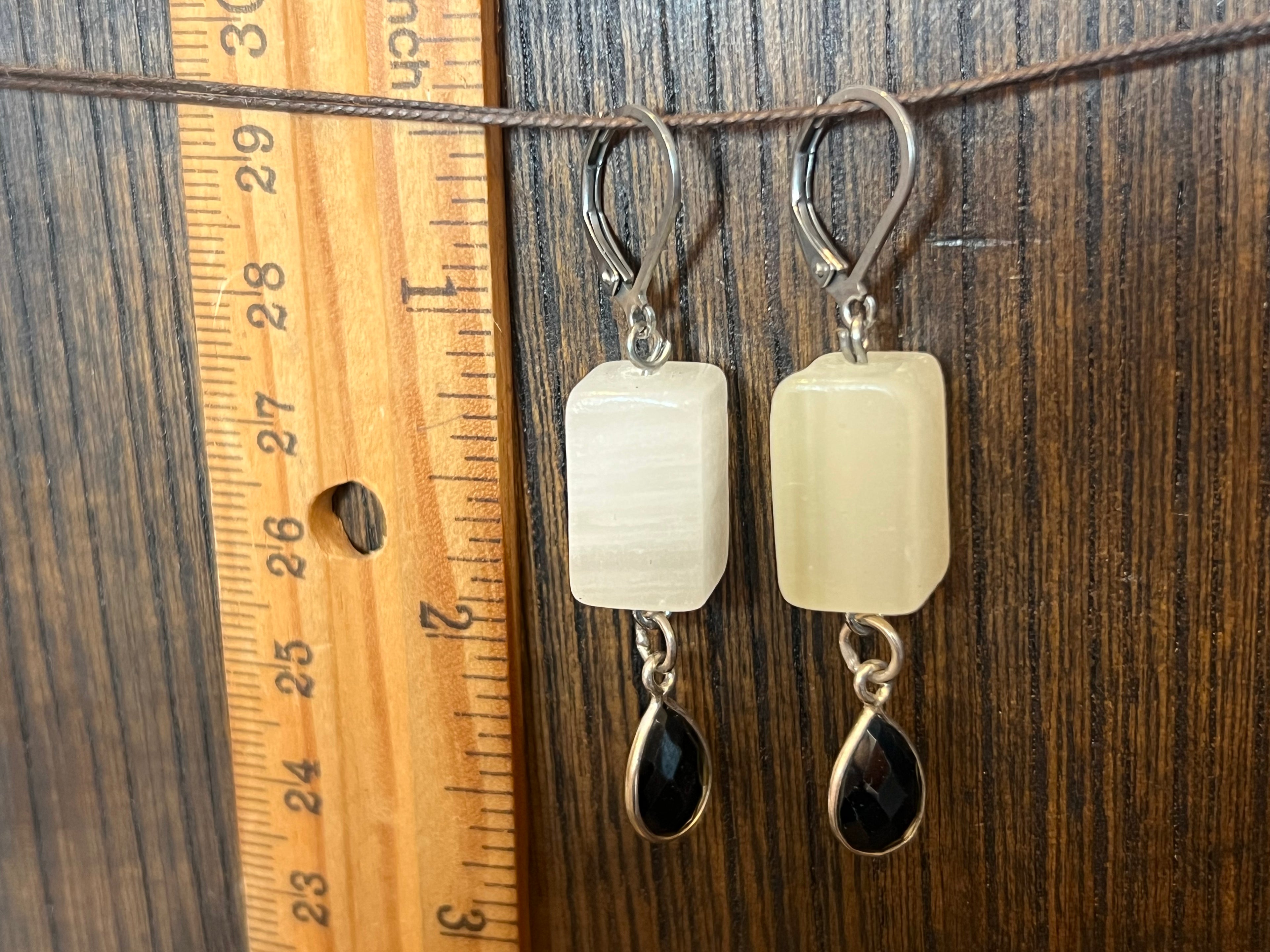Onyx - white & black