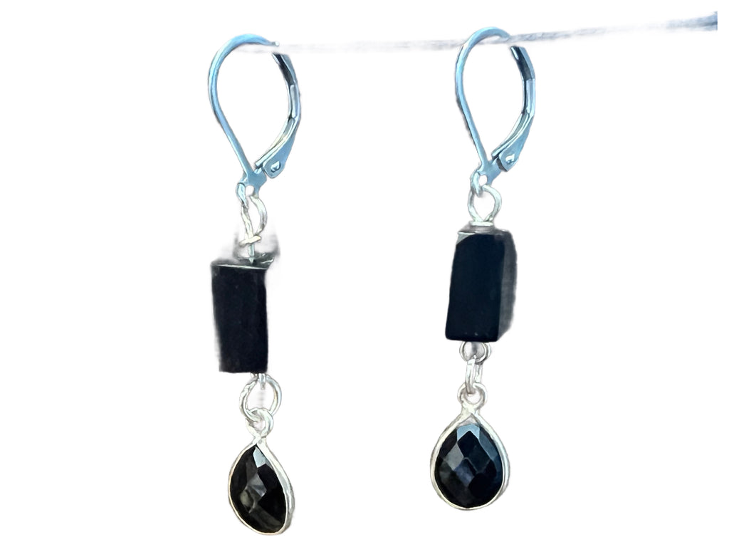Onyx earrings - black